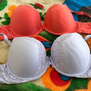 Body by Victoria's Secret.

Coral color. Like new,... lot